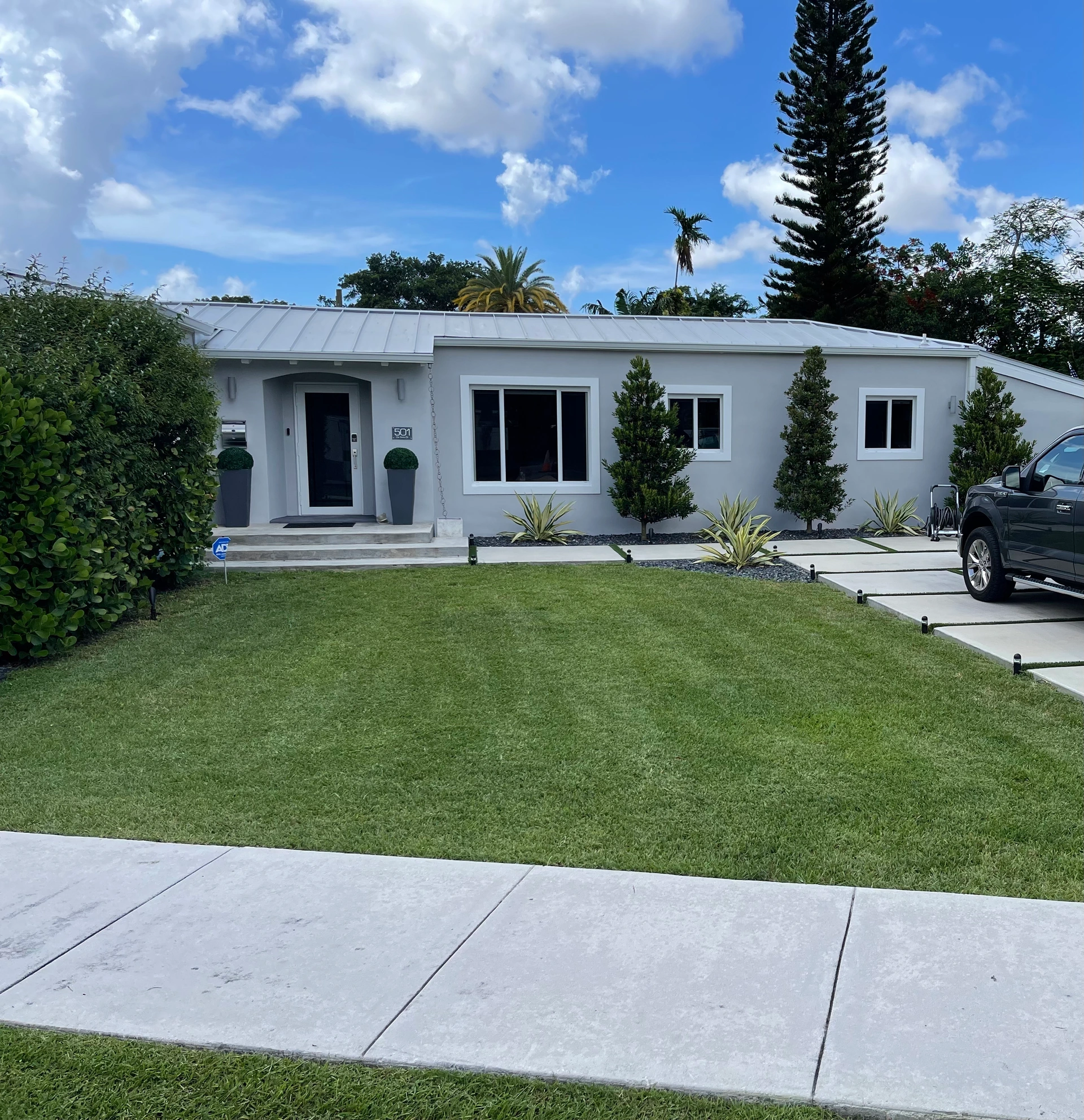 A maintained lawn from the Horticulture Professionals collection